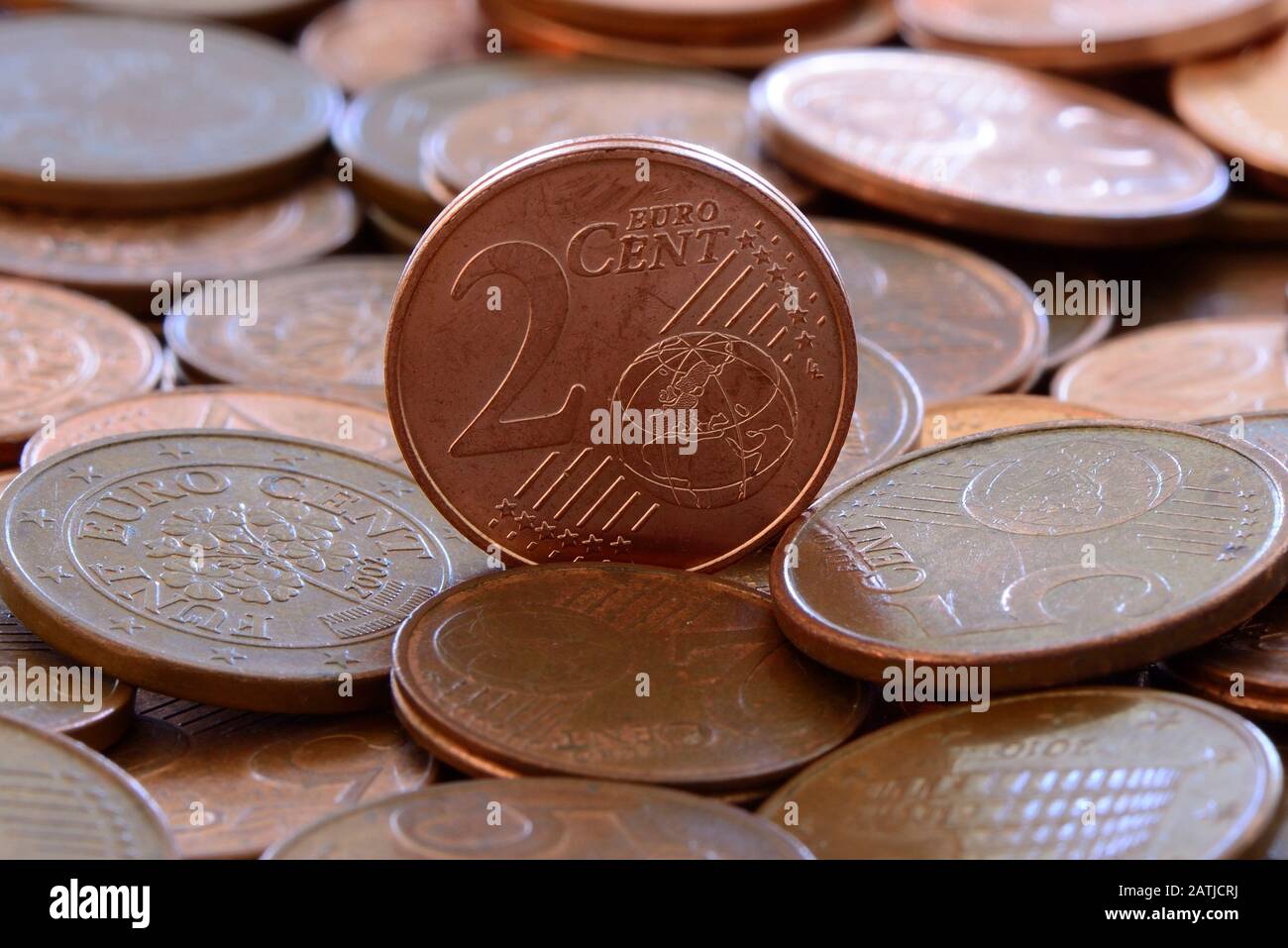 Según los informes de los medios de comunicación, el nuevo jefe de la Comisión de la UE, Ursula von der Leyen, tiene previsto suprimir todas las monedas de 1 y 2 céntimos. Foto de stock