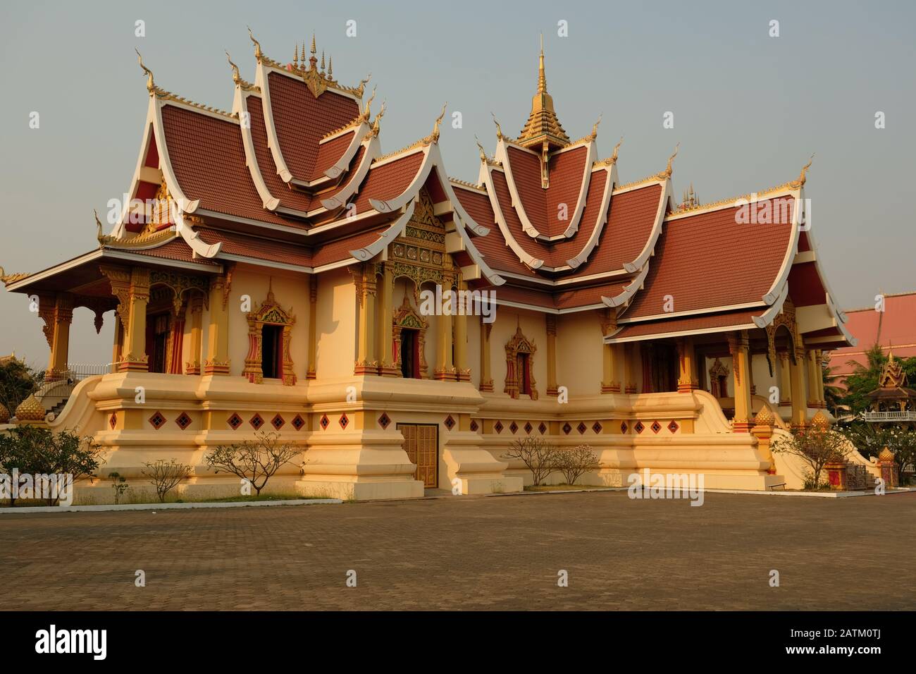 Vientiane Laos - Sala de Conferencias o Sala de Dharma lugar de culto Foto de stock