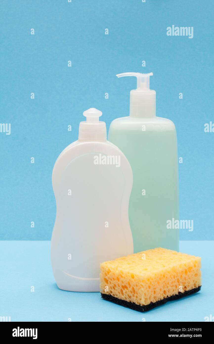 Esponja para lavar platos fotografías e imágenes de alta resolución - Alamy