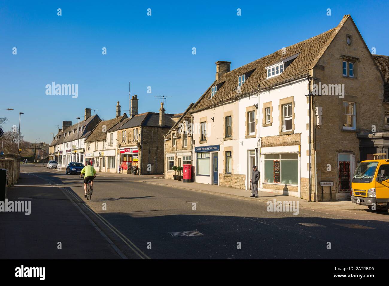 La carretera hacia Bath en Corsham ciudad Wiltshire Inglaterra Reino Unido Foto de stock