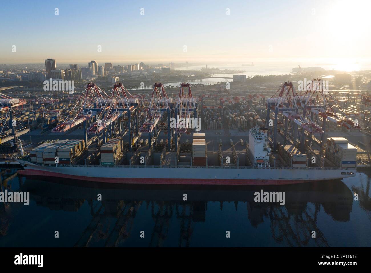 Puerto De Long Beach Y Los Angeles Container Yard Foto de stock
