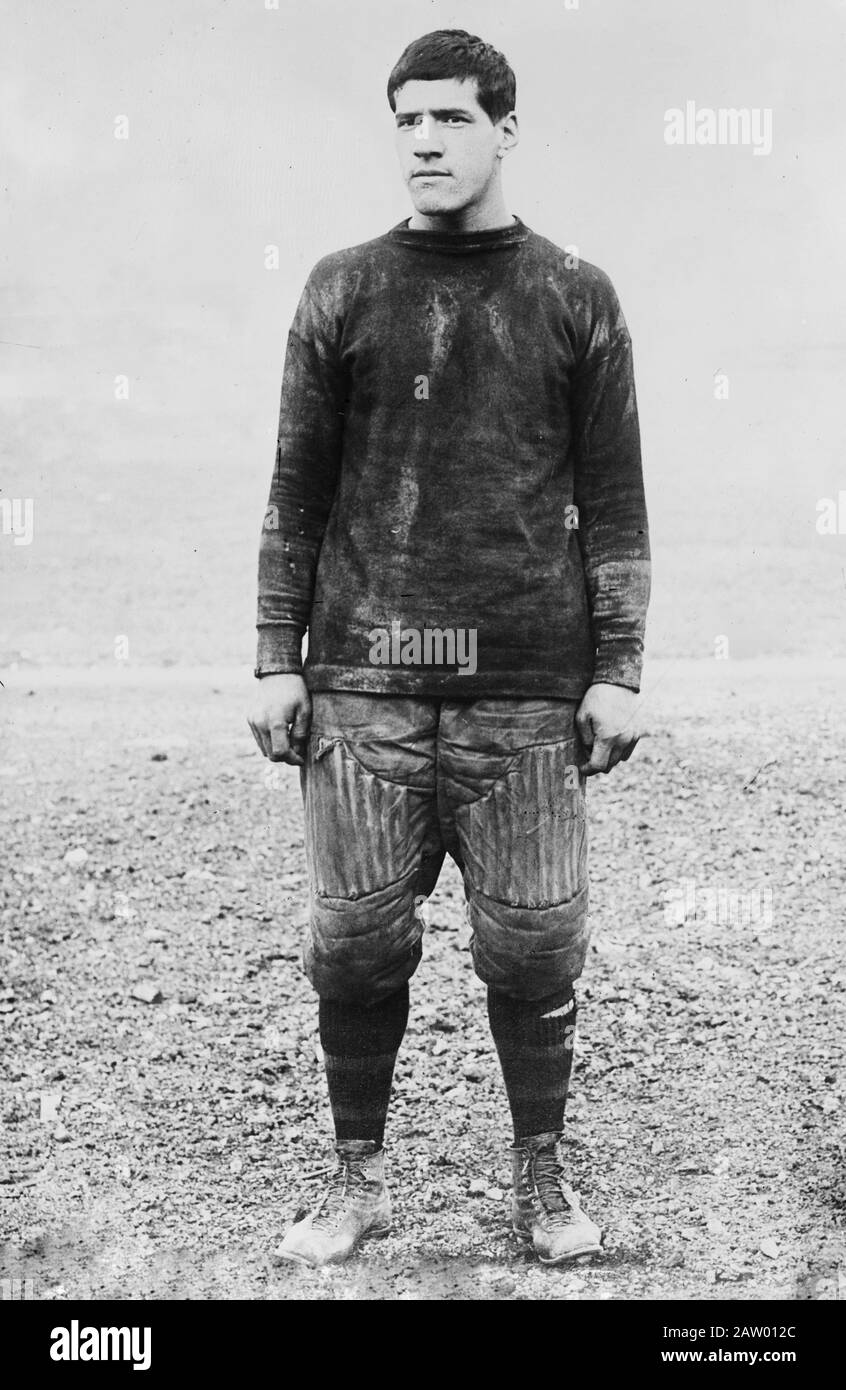 Joseph Napoleon Guyon (1892-1971), un indio ojibwa que era un jugador profesional de fútbol en la Liga Nacional de Fútbol Foto de stock
