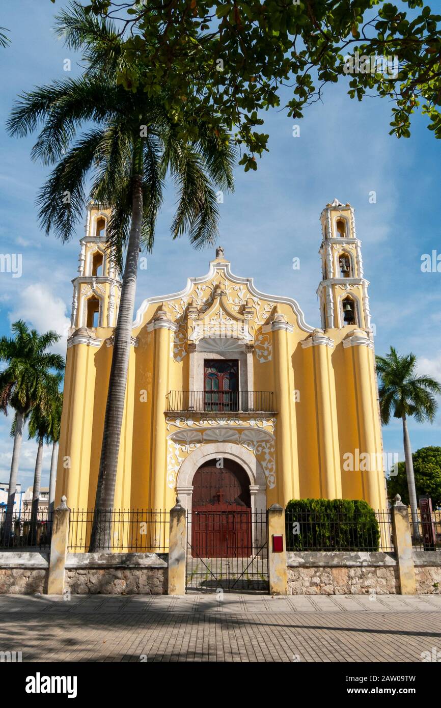 Iglesia San Juan Bautista En Mérida, Yucatán, México Fotografía de stock - Alamy Iglesia San Juan Bautista En Mérida, Yucatán, México Fotografía de stock - Alamy