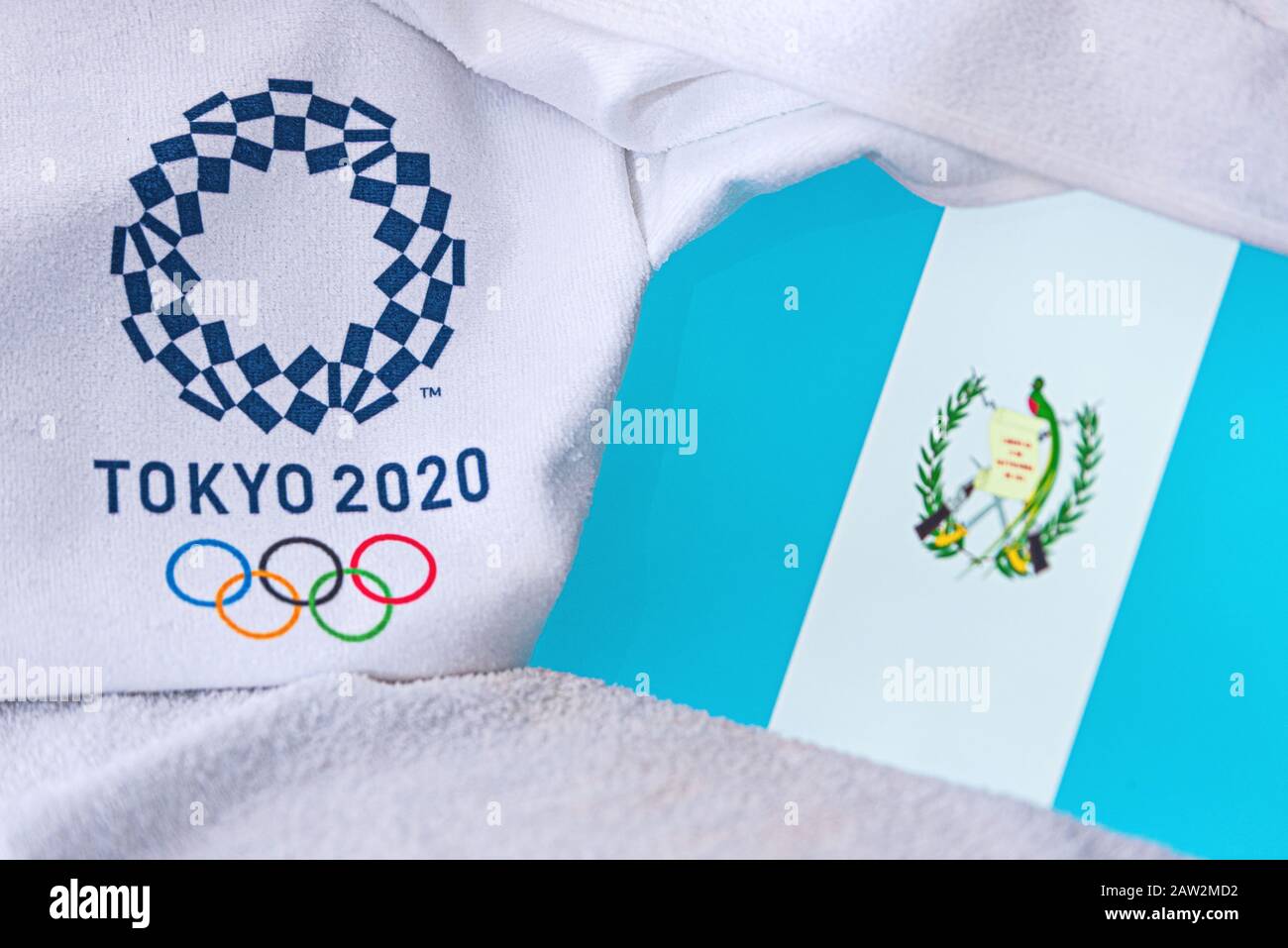 Tokio Japon Febrero 4 2020 Bandera Nacional De Guatemala Logotipo Oficial De Los Juegos Olimpicos De Verano En Tokio 2020 Fondo Blanco Fotografia De Stock Alamy