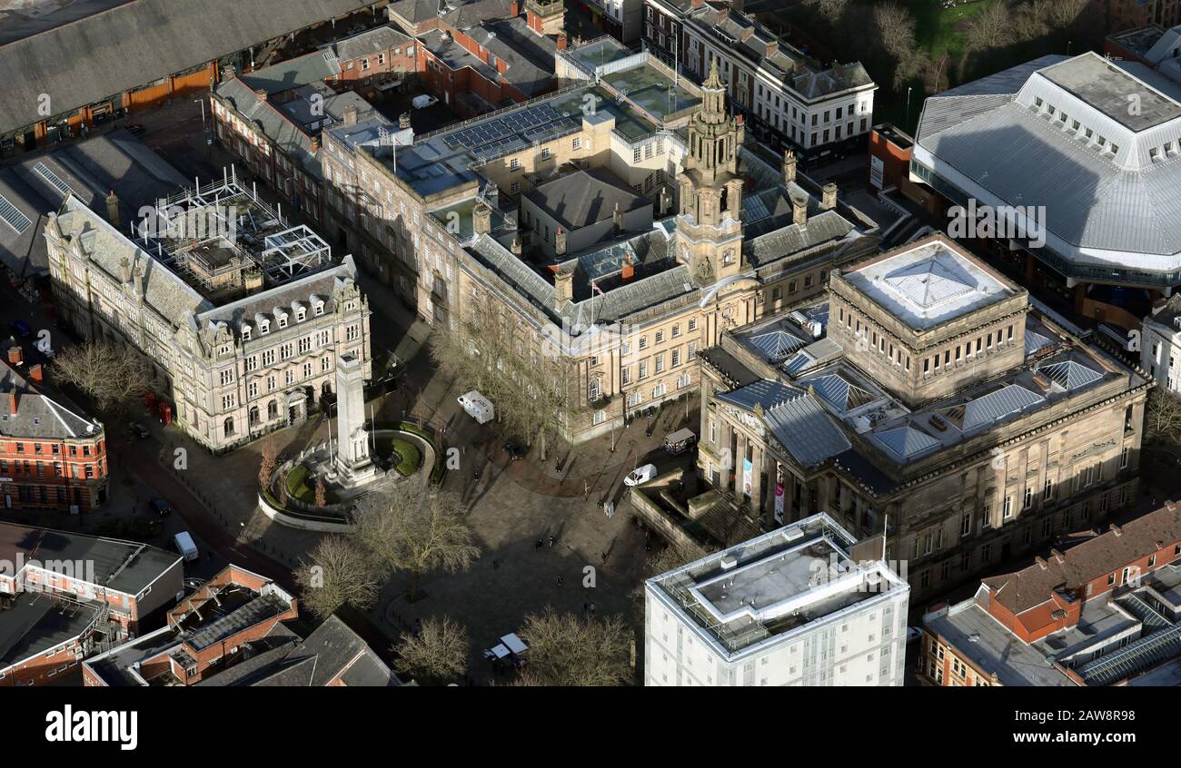 Vista aérea de Preston Town Hall, Harris Museum, Cenotaph & The Shankly Hotel, Preston, Lancashire, Reino Unido Foto de stock