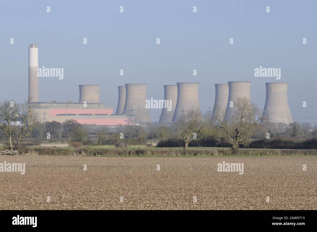 La central eléctrica Cottam, retirada del servicio, cerca de Retford, East Nottinghamshire, Inglaterra, Reino Unido Foto de stock