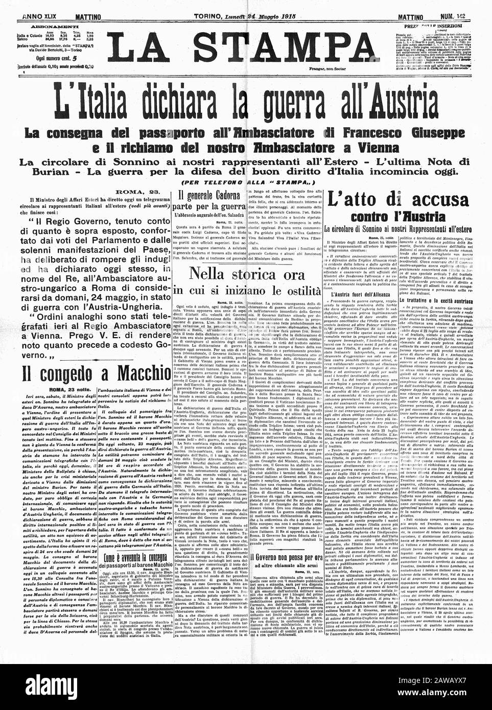 Periódico italiano para fotografías e imágenes de alta resolución - Alamy