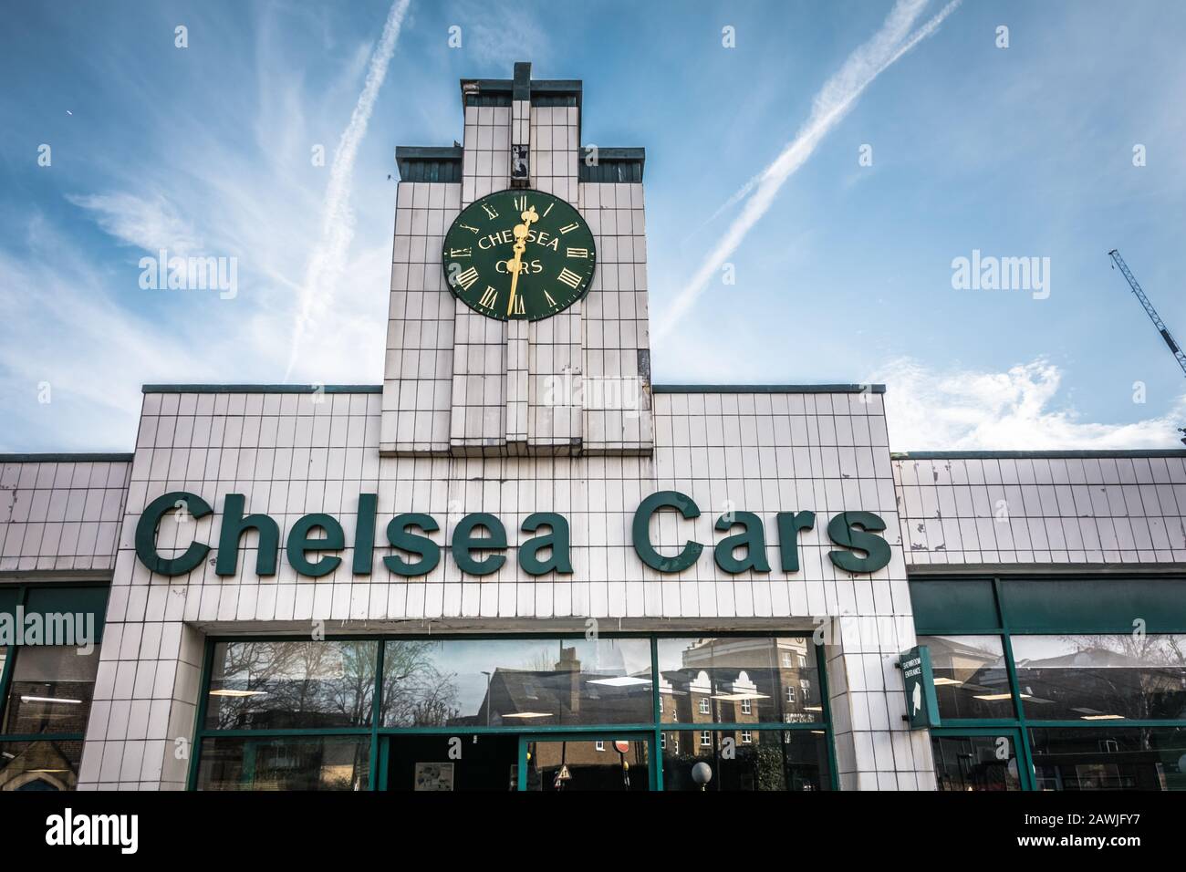 Chelsea Cars garaje y sala de exposición, Armoury Way, Wandsworth, Londres, SW18, Reino Unido Foto de stock