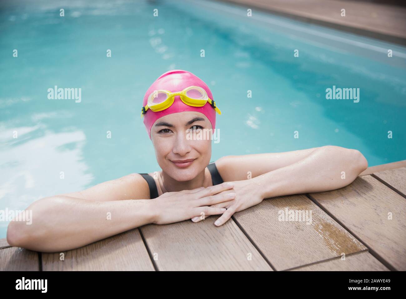 Gorra de natación fotografías e imágenes de alta resolución - Alamy