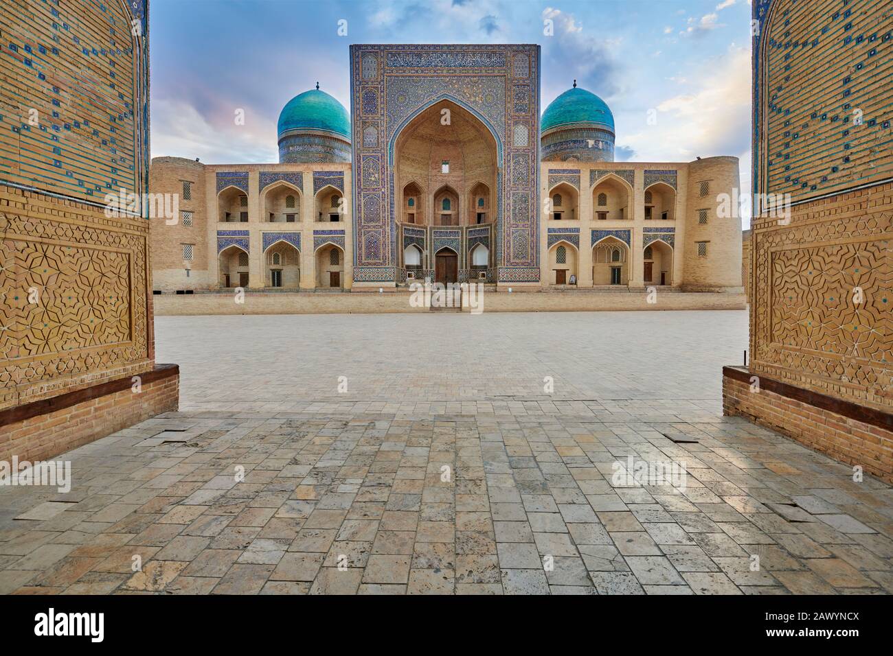 Mir-i árabe madrassah, Bukhara, Uzbekistán, en Asia Central Foto de stock
