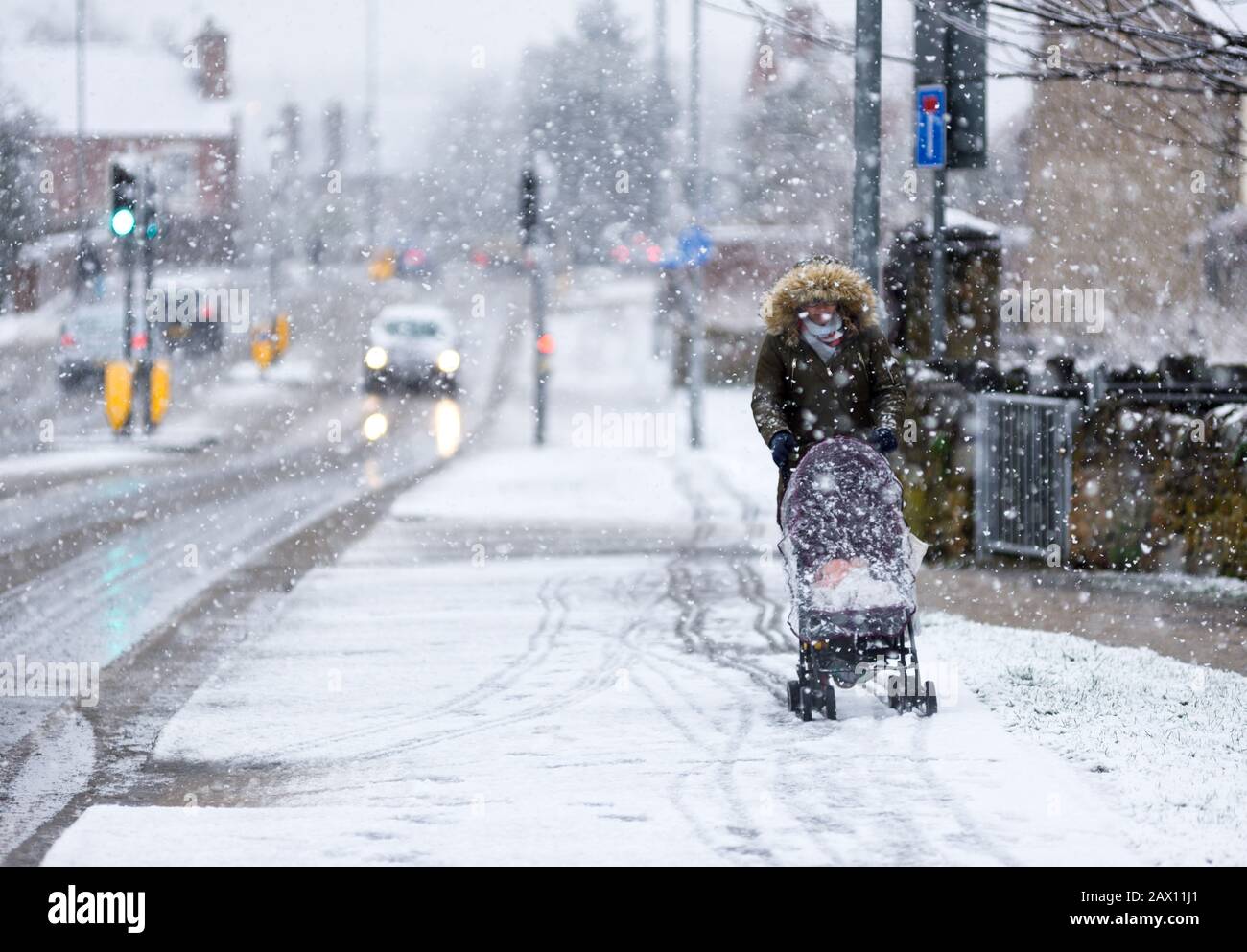 Hucknall, Nottinghamshire, Reino Unido. 10 de febrero de 2020. La nieve y los vientos fuertes barren a través de East Midlands. Crédito: Ian Francis/Alamy Live News Foto de stock