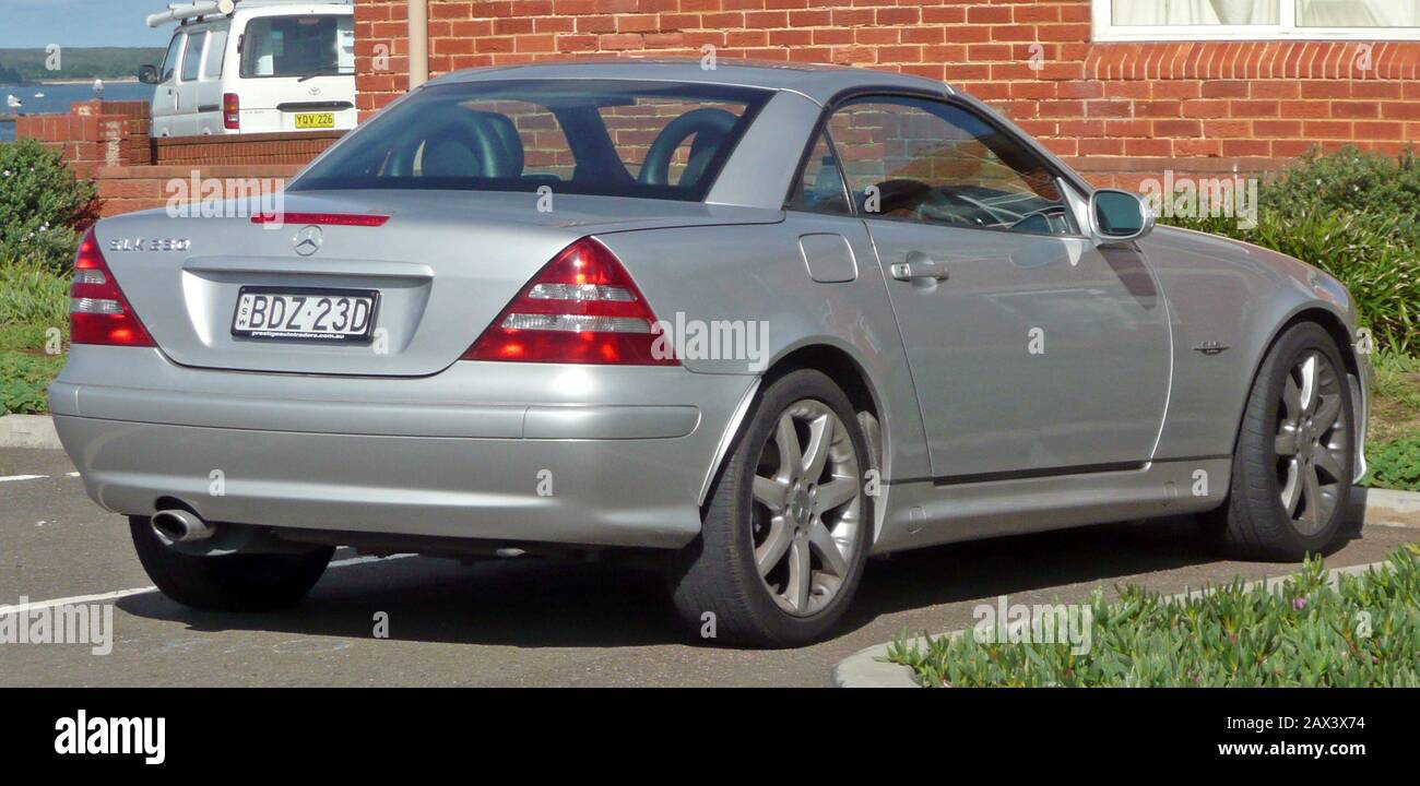 Mercedes benz slk 230 kompressor 170 roadster fotografiado en cronulla  fotografías e imágenes de alta resolución - Alamy