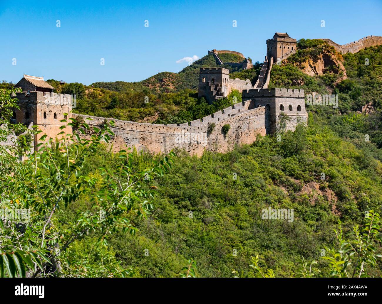 Dinastía Ming Jinshanling Gran Muralla China en el tiempo soleado, Provincia de Hebei, China, Asia Foto de stock