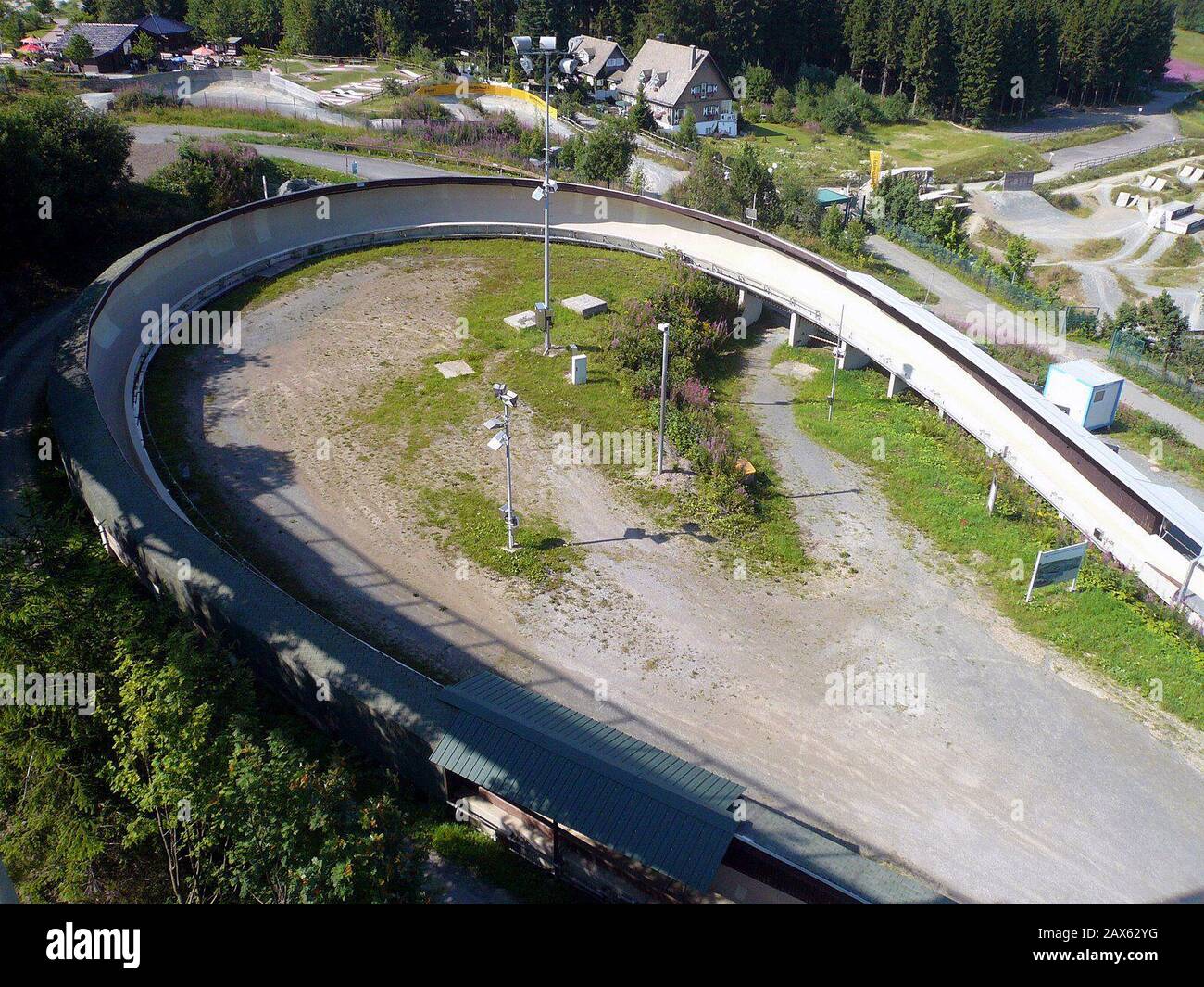 Omega turn bobbahn winterberg fotografías e imágenes de alta resolución Alamy