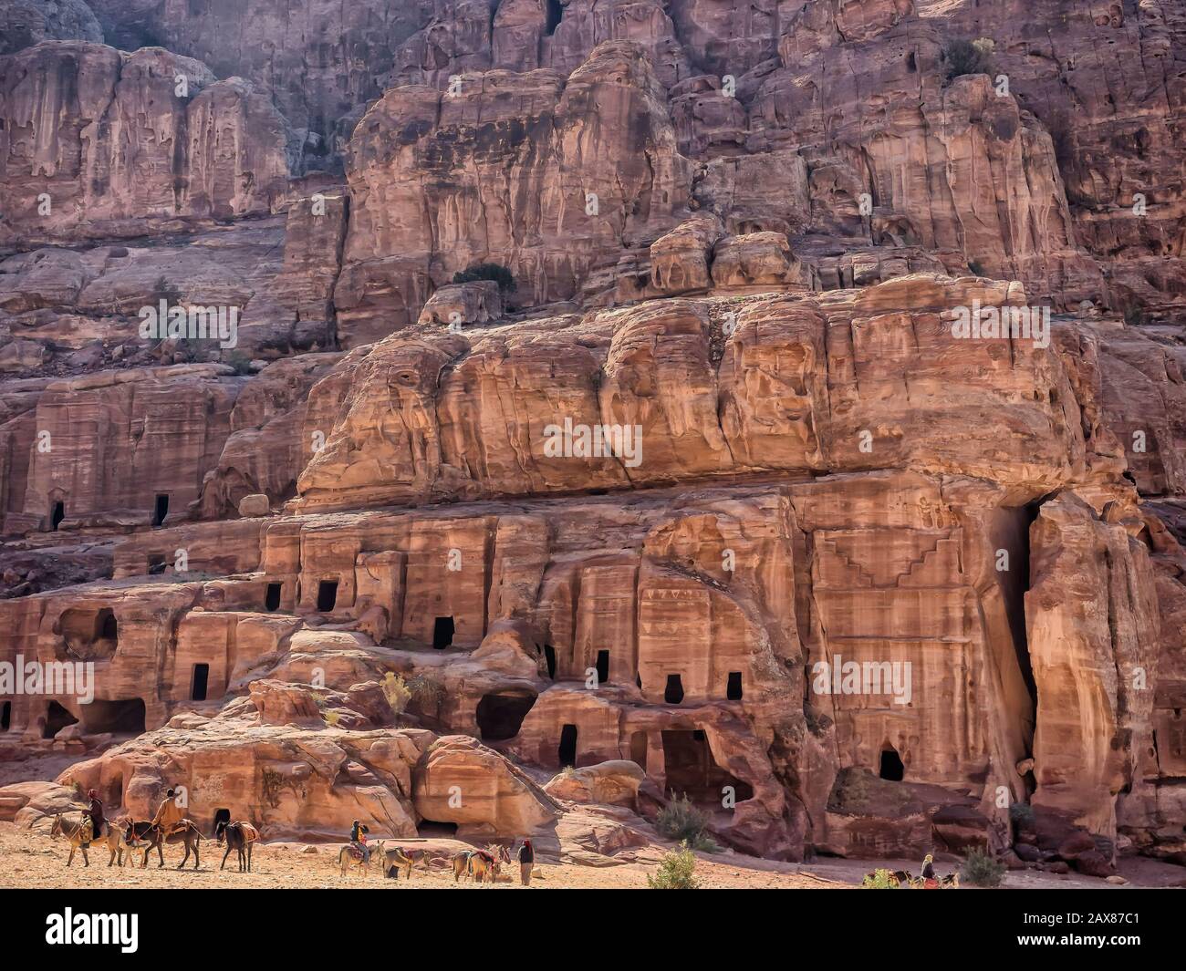 Viviendas de hogares en la ciudad perdida de Petra en Jordania Foto de stock