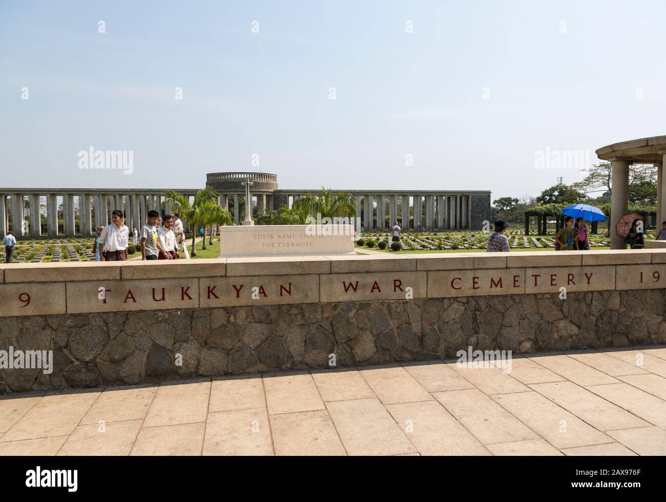 Cementerio de guerra de Taukkyan cerca de Yangon, Myanmar Foto de stock