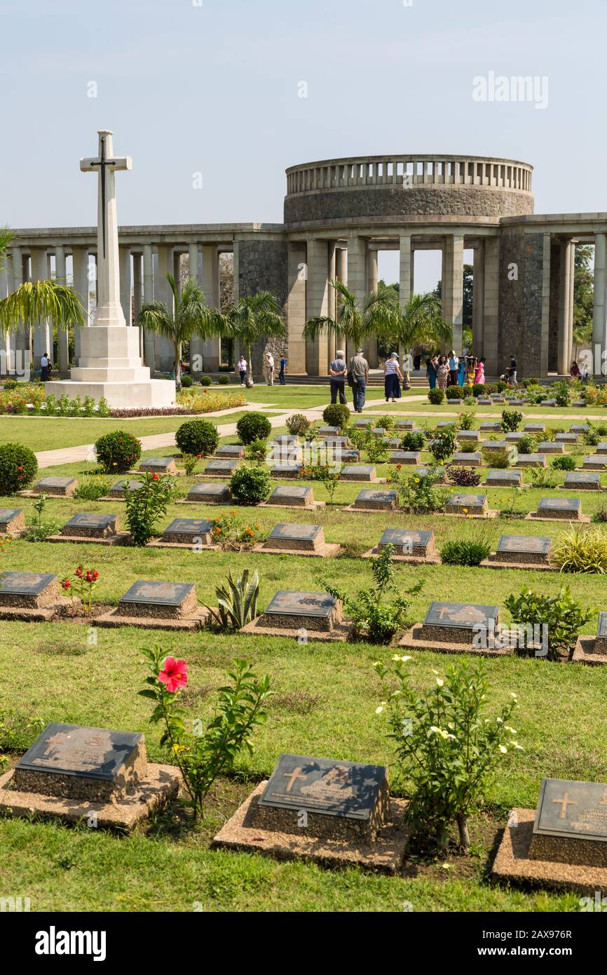 Cementerio de guerra de Taukkyan cerca de Yangon, Myanmar Foto de stock