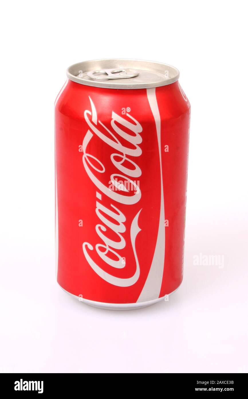 Una lata de coca cola fotografías e imágenes de alta resolución - Alamy Una lata de coca cola fotografías e imágenes de alta resolución - Alamy