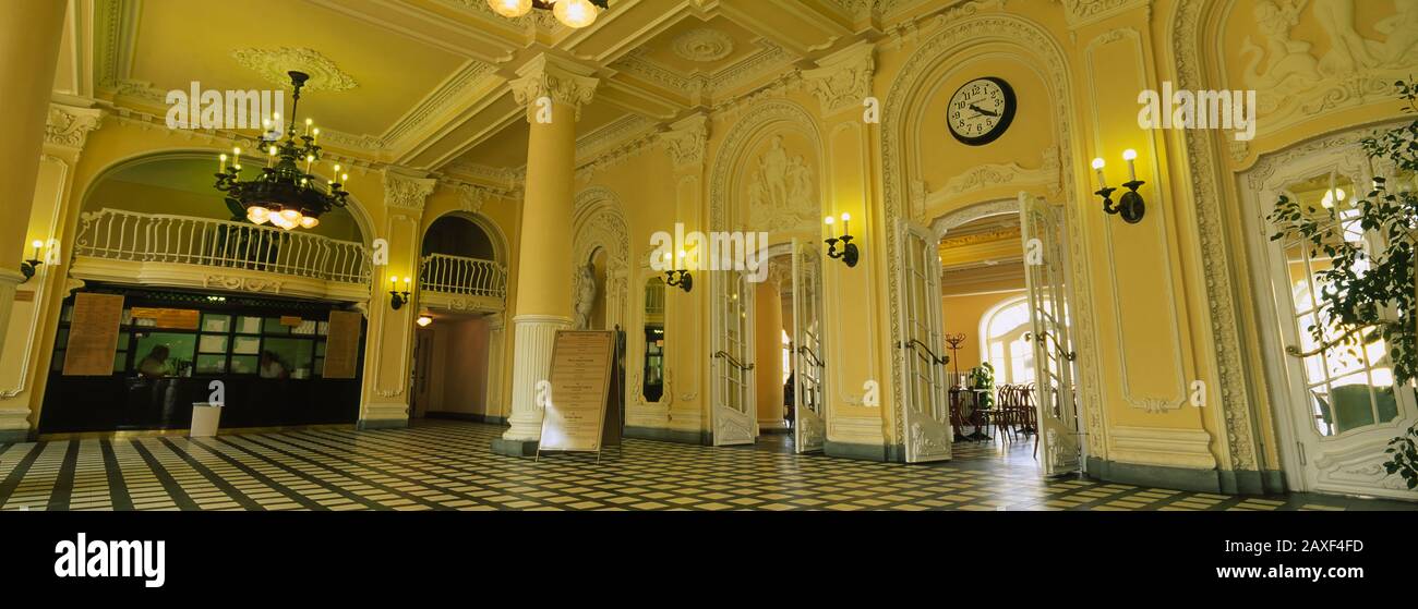 Interiores de un hotel, Baño Termal de Szechenyi, Budapest, Hungría Foto de stock