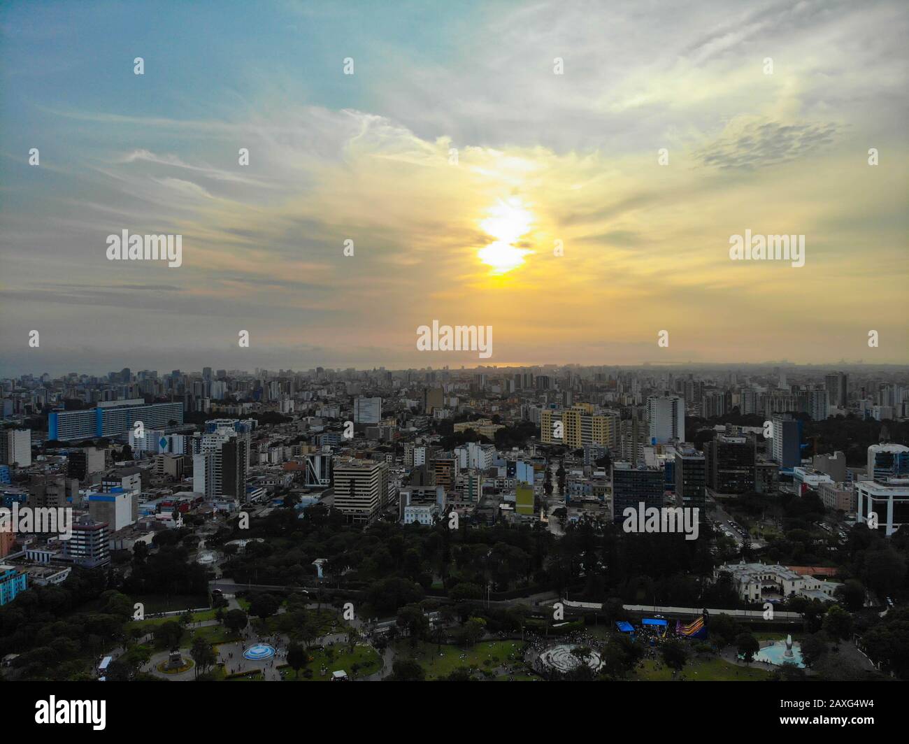 Vista aérea del casco antiguo de la ciudad de Lima Fotografía de stock -  Alamy