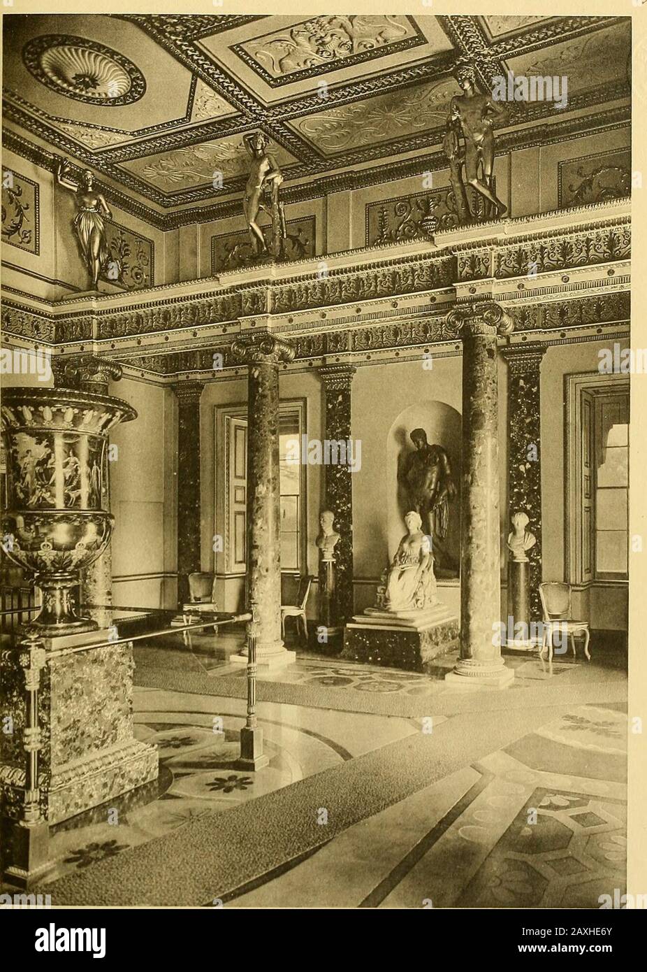 Robert Adam y sus hermanos; sus vidas, trabajo e influencia en la  arquitectura, decoración y muebles ingleses . Fig. 114.—Pedestal, Hall De  Entrada, Syon House.. Fig. 115. LA CÁMARA DE ANTE O