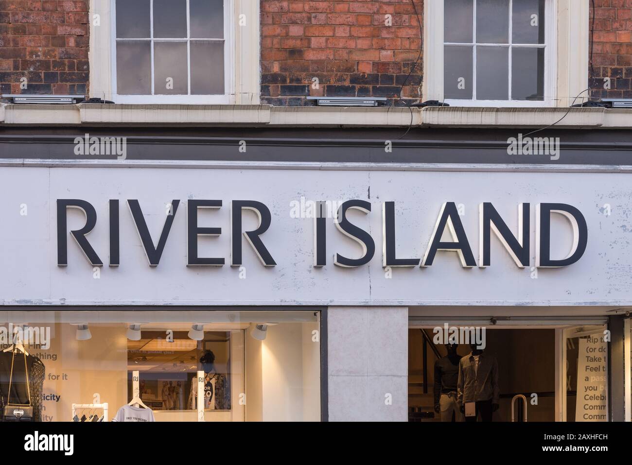 Tienda de moda River Island en Dudley, West Midlands, Reino Unido Foto de stock