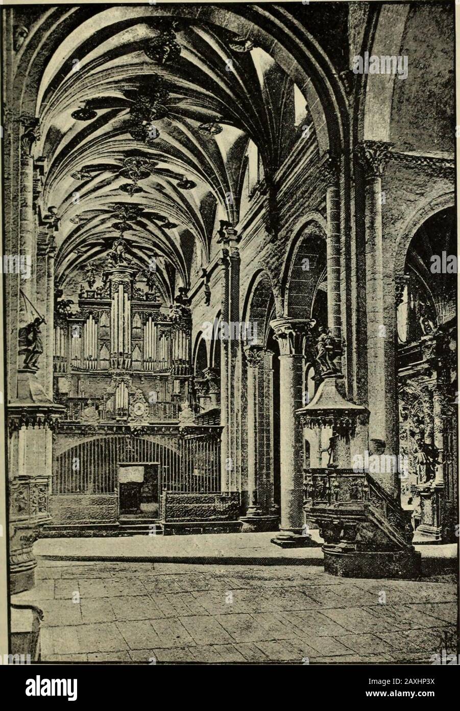 España, sus montajes y artes, su naturaleza e historia . del arco, con restos de do-rado y de pintura: Al rededor del lábaro léese esta nueva explicación-cación de aquel signo (i): HAC en escritura, lector, si gnomoscere cura, P Pater, A genitus, S. Spiritus est, S. Hola tres jure quidem Dominus sunt unus et idem. A un lado un león respirando al hombre caído, simboliza el ri-gor divino desarmado por el contrito pecador; al otro una fierahuella humanas cabezas, como Cristo conculcó el imperio de lamuerte: Dos lemas indican su trabajo: Parcere sternenti, cristenti, cristenti, cristenti Foto de stock