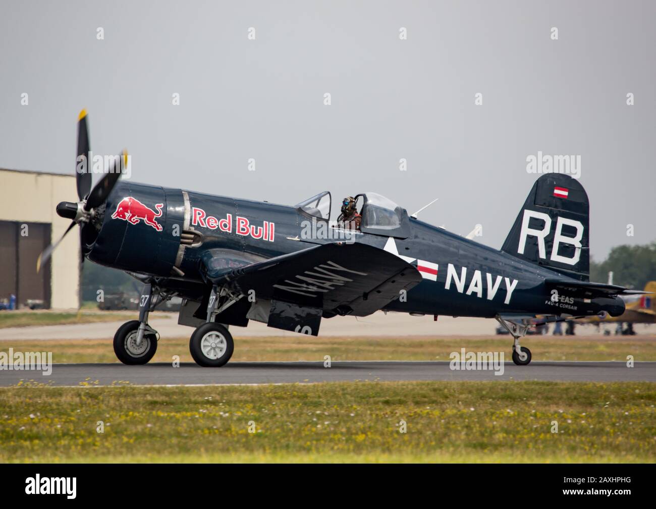 Red Bull Chance Vought F4u-4 Corsair Foto de stock