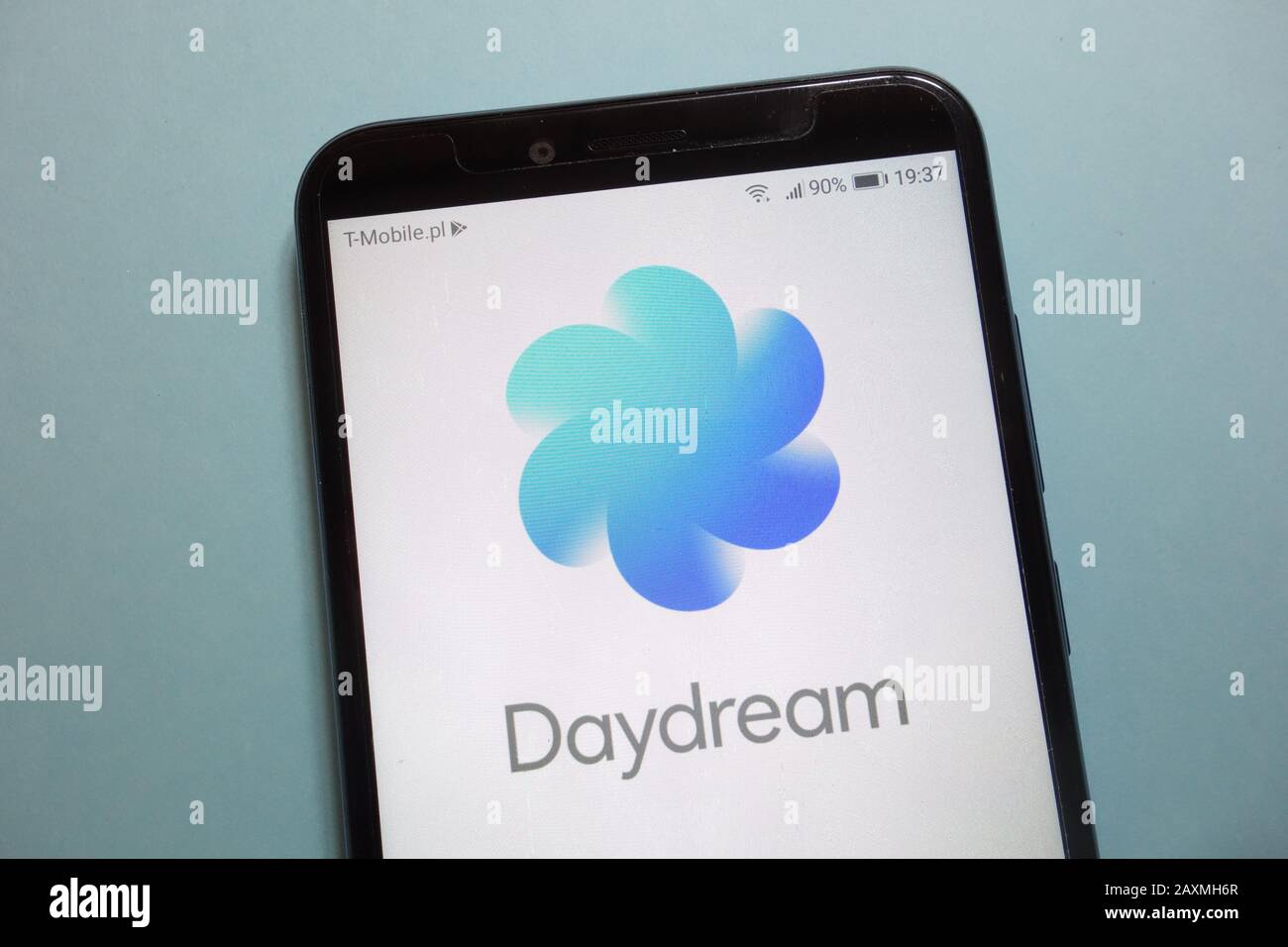Logotipo de Google Daydream en el smartphone Foto de stock