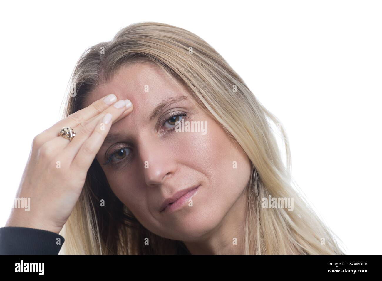 Retrato de una mujer que tiene migraña, dolor de cabeza Foto de stock