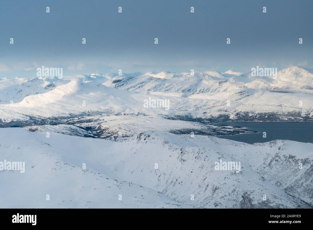 Escandinavia, paisaje nevado de invierno desde arriba Foto de stock