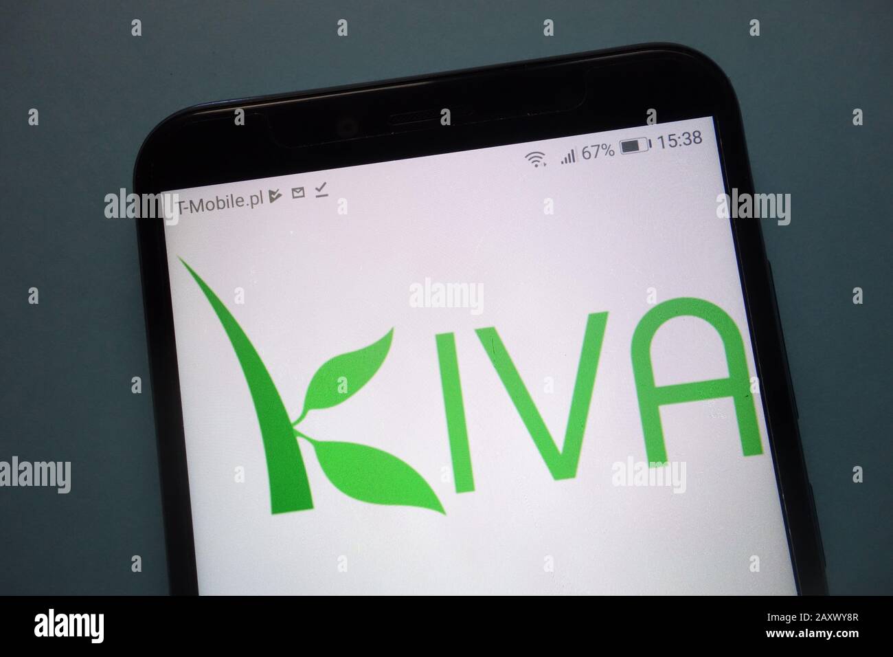 El logotipo de Kiva Microfunds (Kiva.org) se muestra en el smartphone Foto de stock