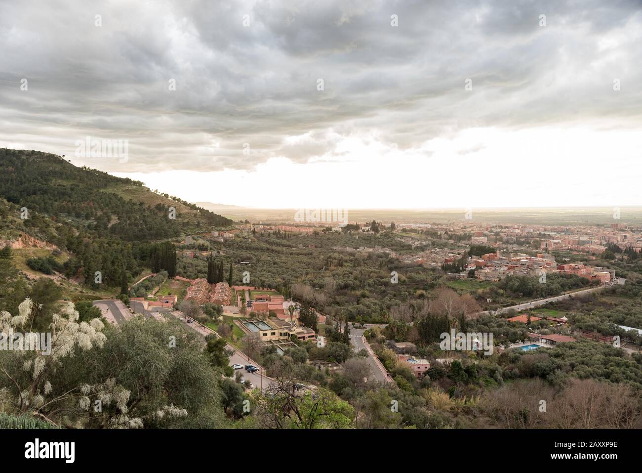 Con vistas a Beni Mellal, Marruecos desde la Kasbah Foto de stock