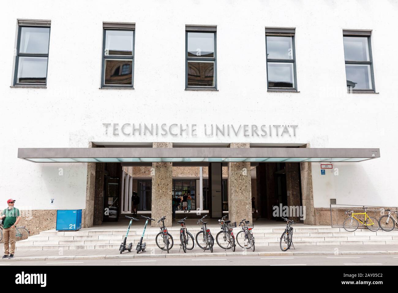 07 de agosto de 2019, Munich, Alemania: El edificio de la Universidad Técnica de Munich Foto de stock