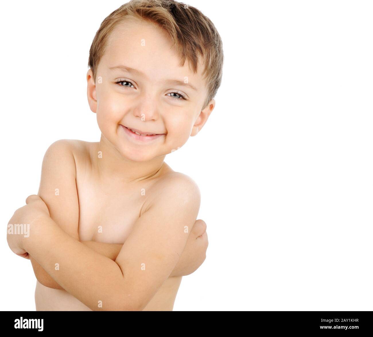 Imagen de primer plano de un lindo niño sin camisa aislada Fotografía de  stock - Alamy