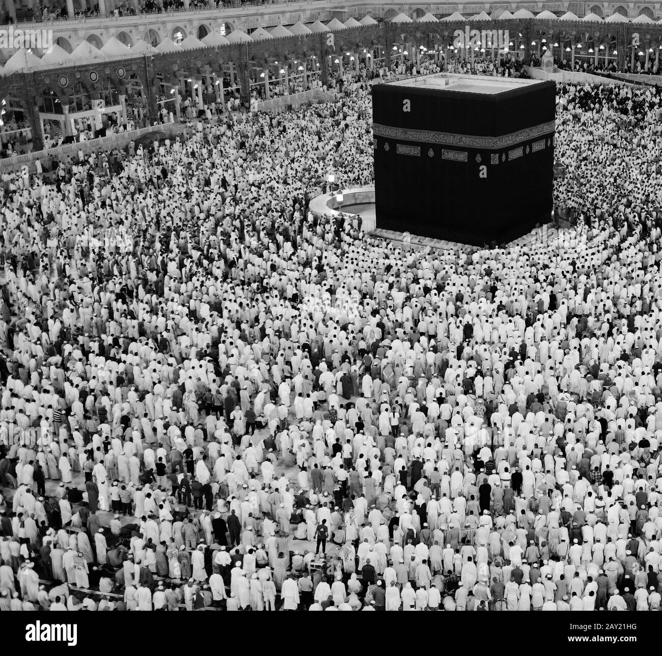 Tawaf Umrah en blanco y negro Foto de stock