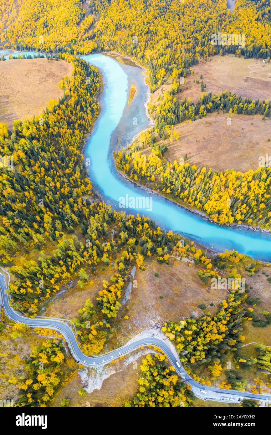 vista aérea del paisaje de kanas en otoño Foto de stock