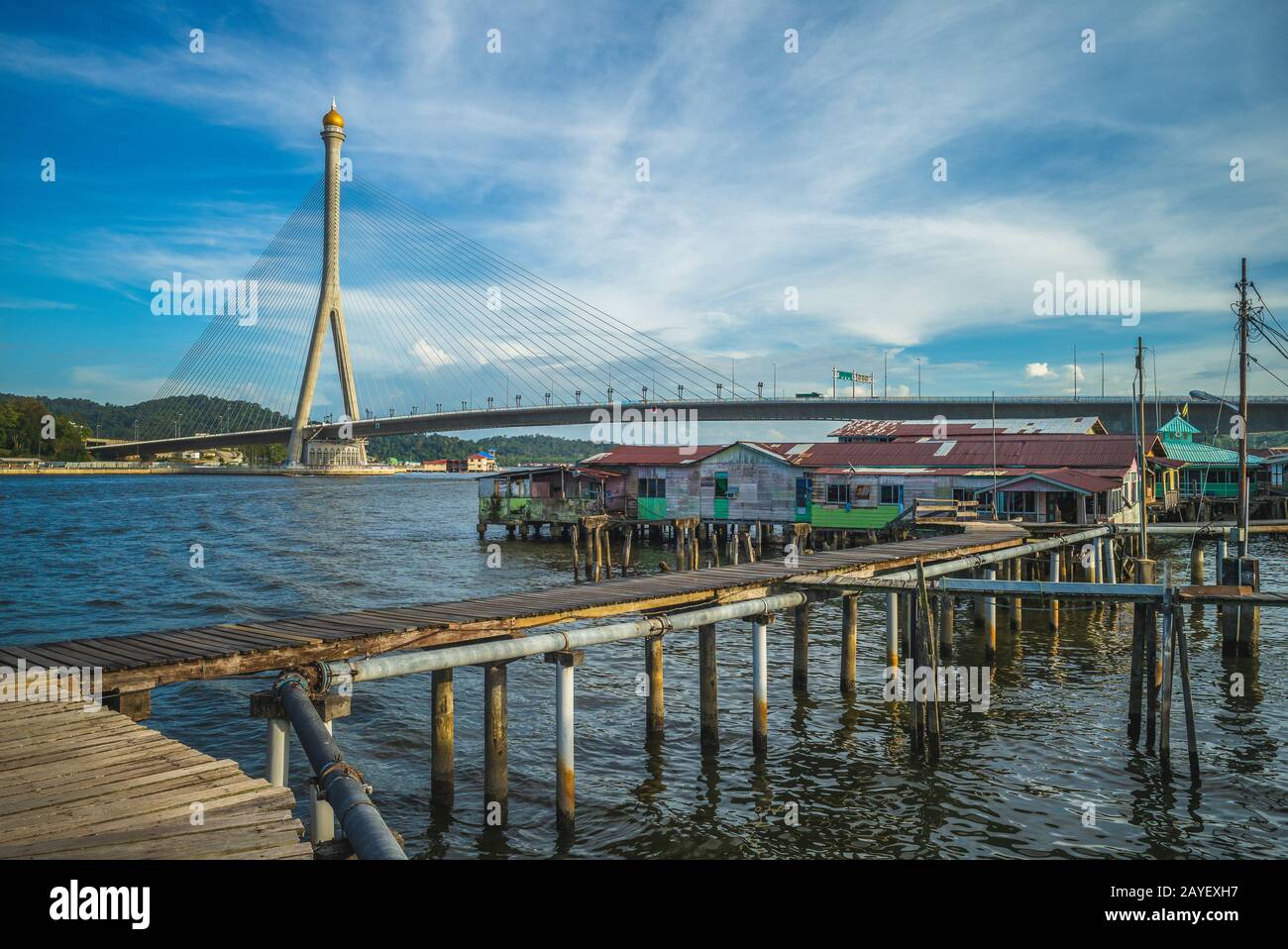 Puente Sungai Kebun Y Kampong Ayer En Brunei Foto de stock