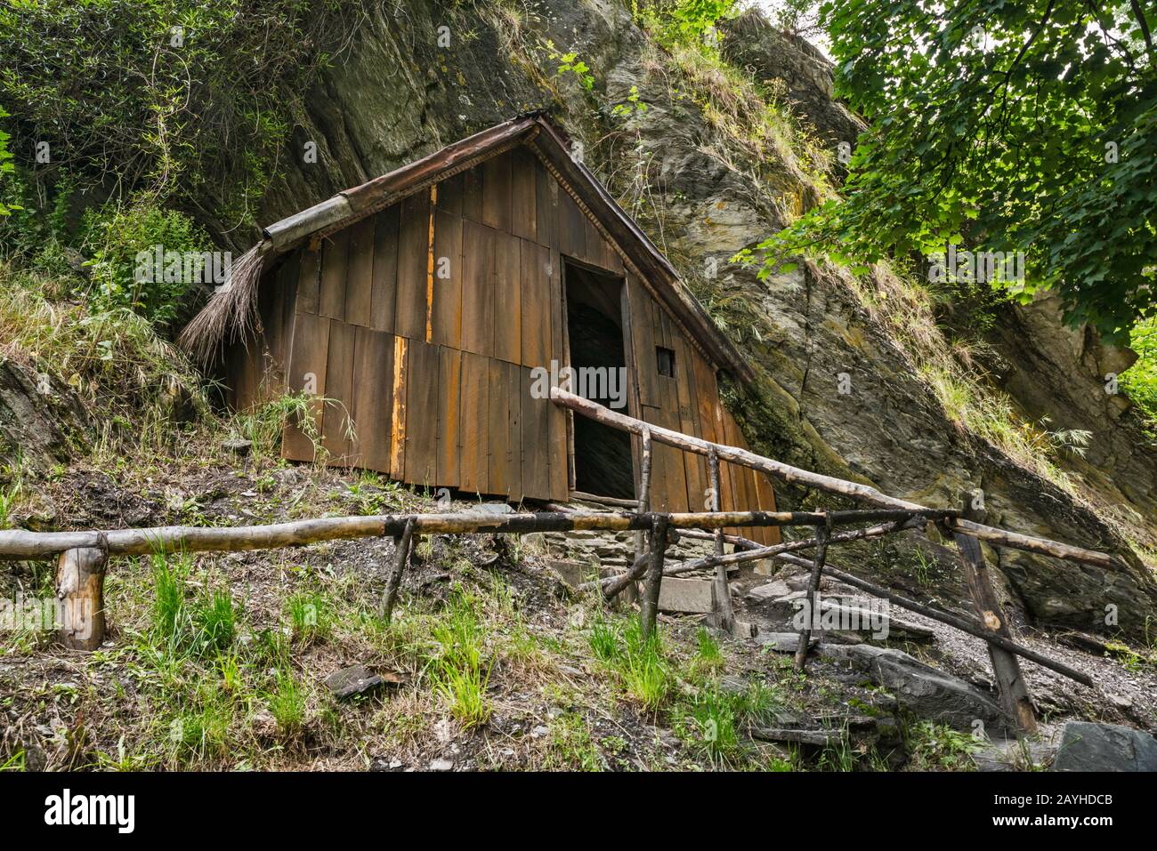 Cabaña del siglo XIX en la aldea de asentamiento chino, construida por inmigrantes chinos, mineros de oro, en Arrowtown, región de Otago, Isla del Sur, Nueva Zelanda Foto de stock