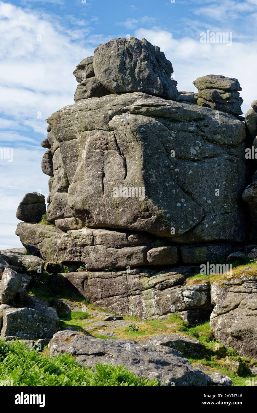 Granite Rocks Of Hound Tor, Dartmoor, Devon, Reino Unido Foto de stock