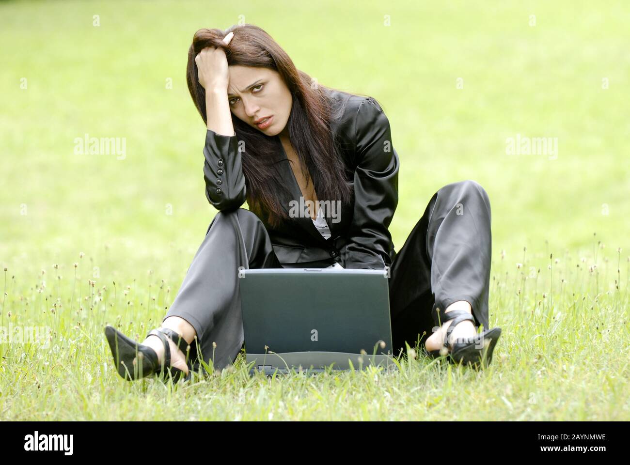 Junge Frau ist verzweifelt Foto de stock