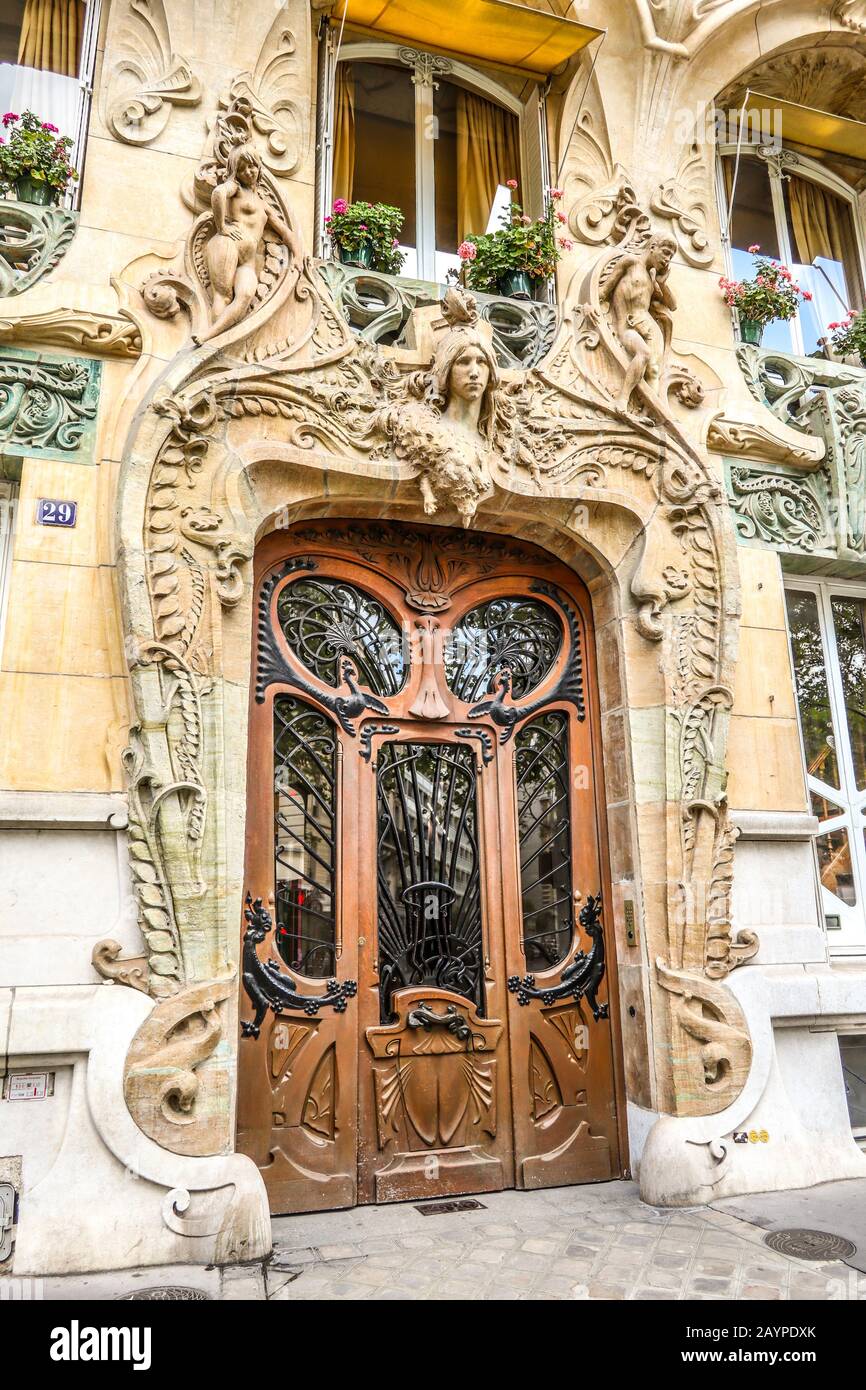 Edificio Gaudí art nouveau Lavirotte en París, Francia, Europa Foto de stock