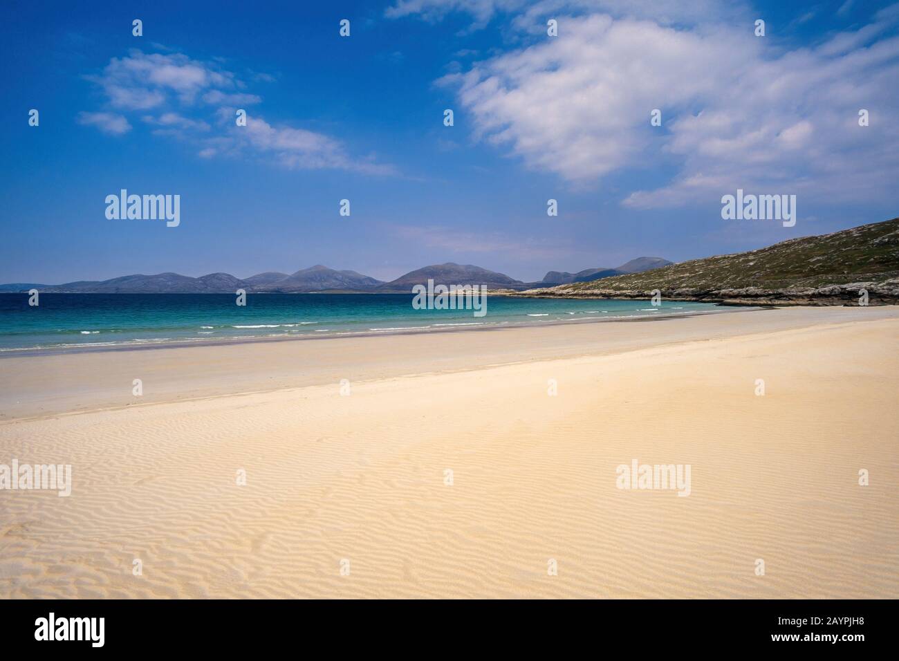 La hermosa playa desierta de arena Traigh Rosamol en Luskentire (Losgaintir) en la Isla de Harris en las Hébridas Exteriores, Escocia, Reino Unido Foto de stock