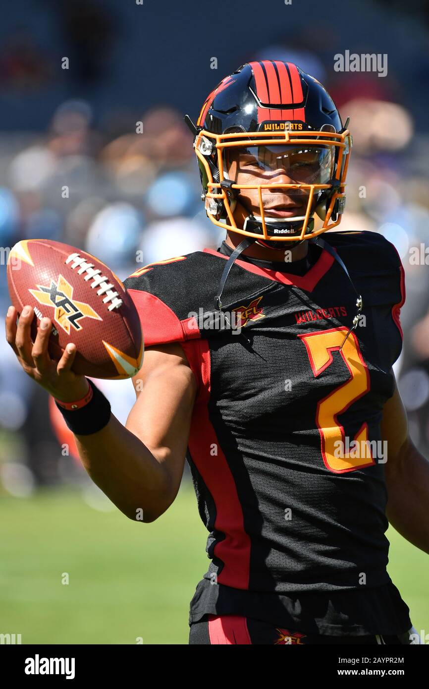 Carson, CA. 16 de febrero de 2020. La Wildcats mariscal Jalan McClendon #2 al margen durante el partido de fútbol XFL contra los Dallas Renegades en El Dignity Heath Sports Park en Carson, California. Crédito obligatorio para la foto: Louis López/CSM/Alamy Live News Foto de stock