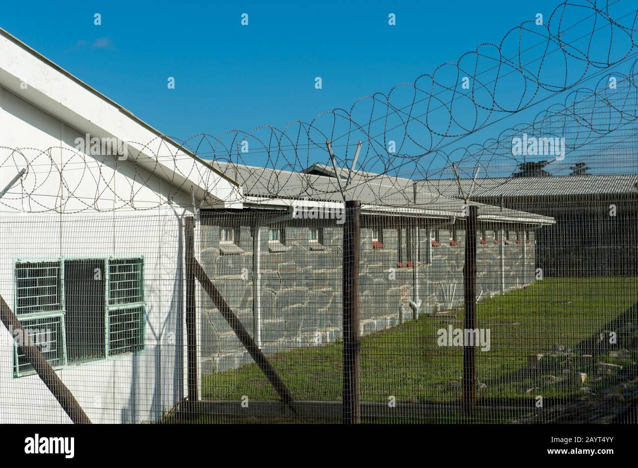 Las instalaciones de la prisión en la isla Robben, que es una isla en la bahía de Table, 6.9 km al oeste de la costa de Cabo, Sudáfrica, y se ha utilizado para la iso Foto de stock