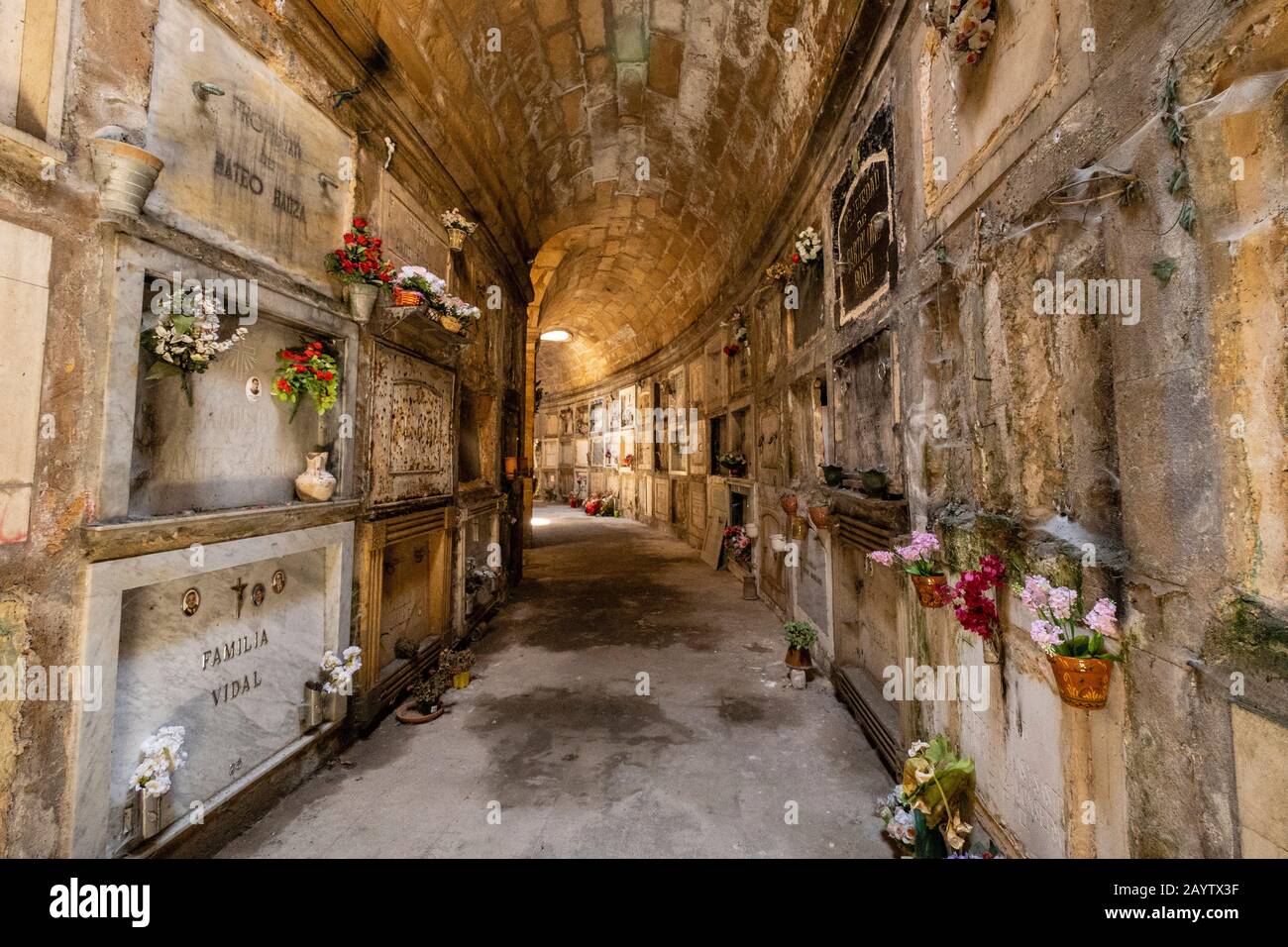 Catacumbas , utilizadas para enterrar fallecidos durante la epidemia de La Gripe de 1918, cementerio de Palma , inaugurado en 1821, palma de mallorca, Mallorca, Islas Baleares, España. Foto de stock