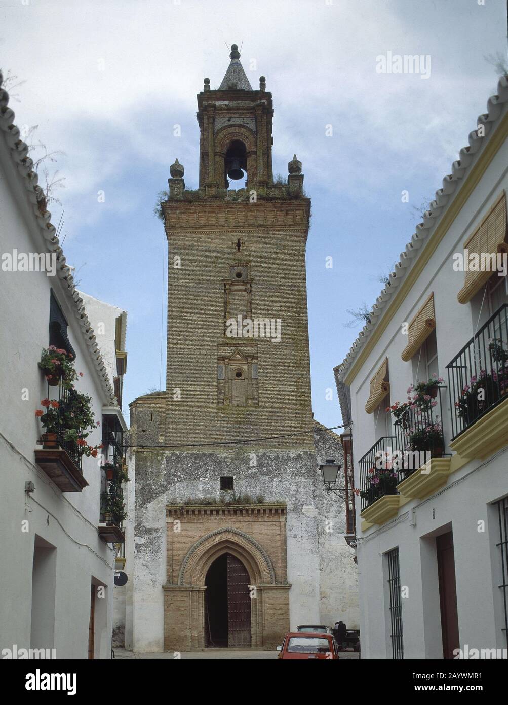 IGLESIA DE SAN FELIPE FACHADA Y TORRE. UBICACIÓN IGLESIA DE SANTIAGO