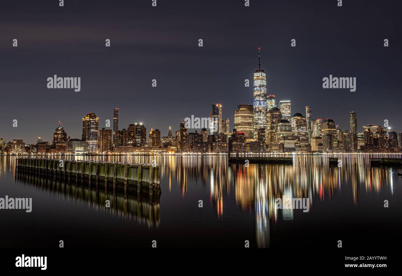 La Ciudad de Nueva York en la noche Foto de stock