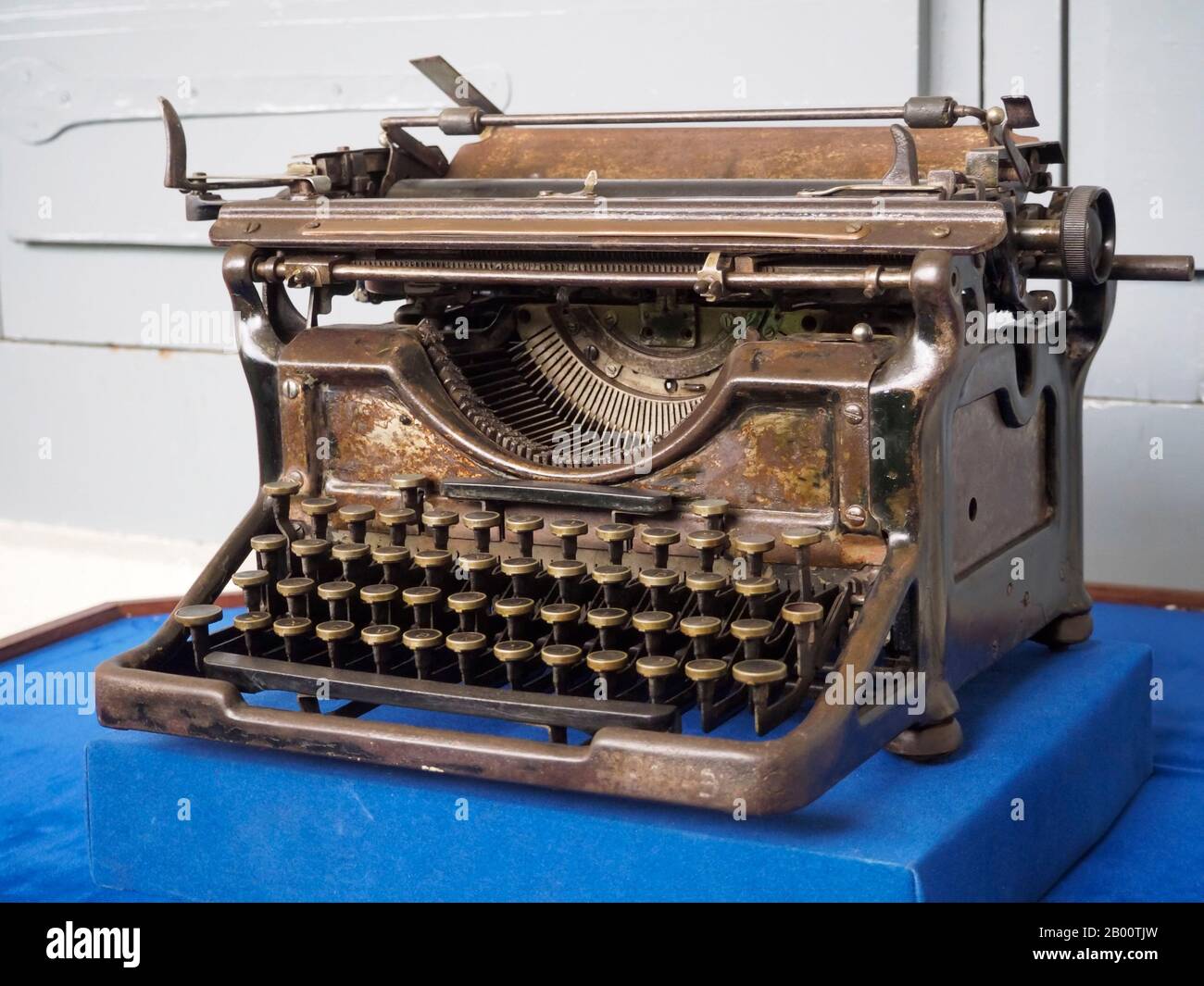 Antigua máquina de escribir Foto de stock