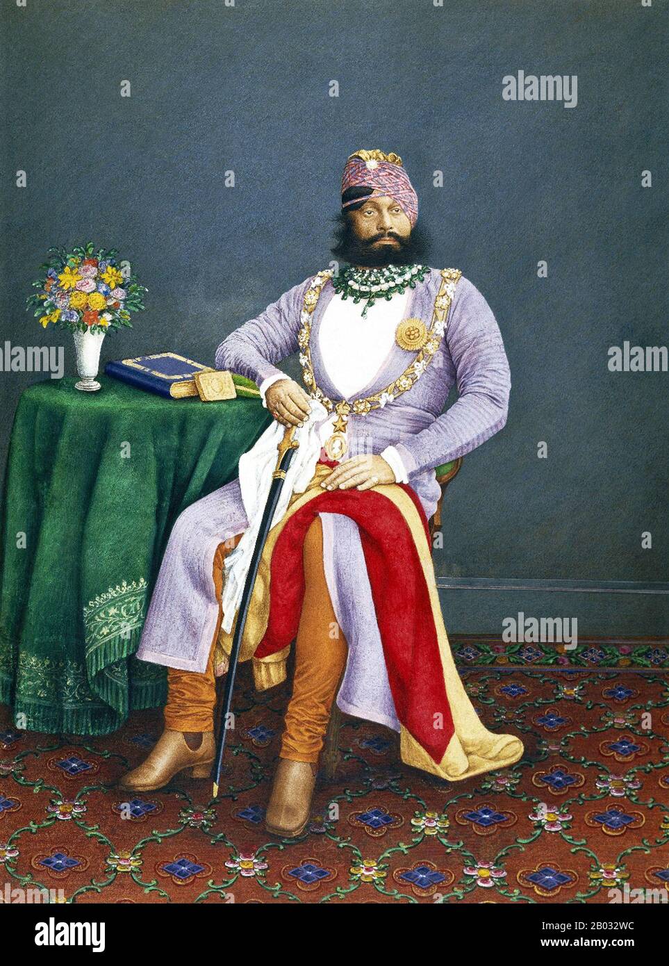 El reinado de Jaswant Singh II estuvo marcado por una prosperidad y reformas notables y obras de desarrollo. Estableció Tribunales de justicia, introdujo un sistema de liquidación de ingresos y reorganizó todos los departamentos estatales. También desarrolló la infraestructura del estado mediante la introducción de telégrafos, ferrocarriles (Jodhpur State Railway) y el desarrollo de carreteras. Formó el cuerpo de Caballería del Servicio Imperial, que más tarde prestó servicio activo en la primera Guerra Mundial. Fue honrado y creó el Gran Comandante Caballero de la Orden Más Exaltada de la Estrella de la India en 1875. Foto de stock